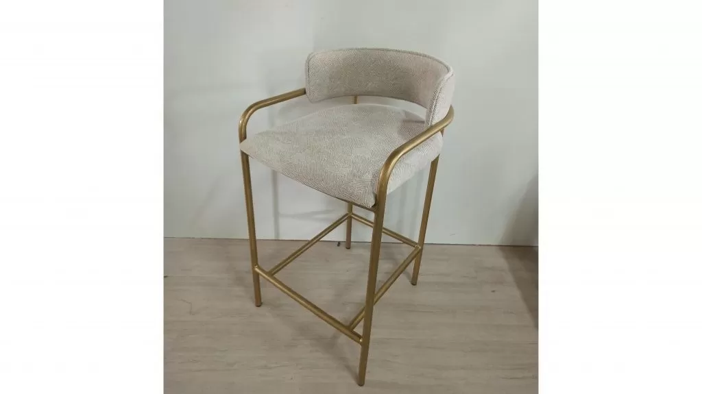 Барные и полубарные стулья 