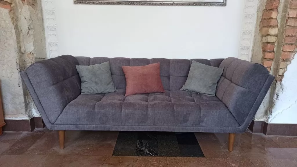 Прямой диван 