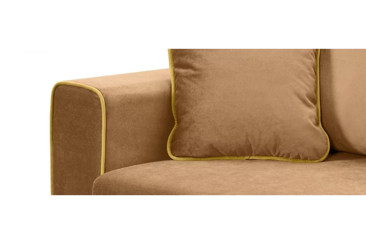 Коричневый диван 