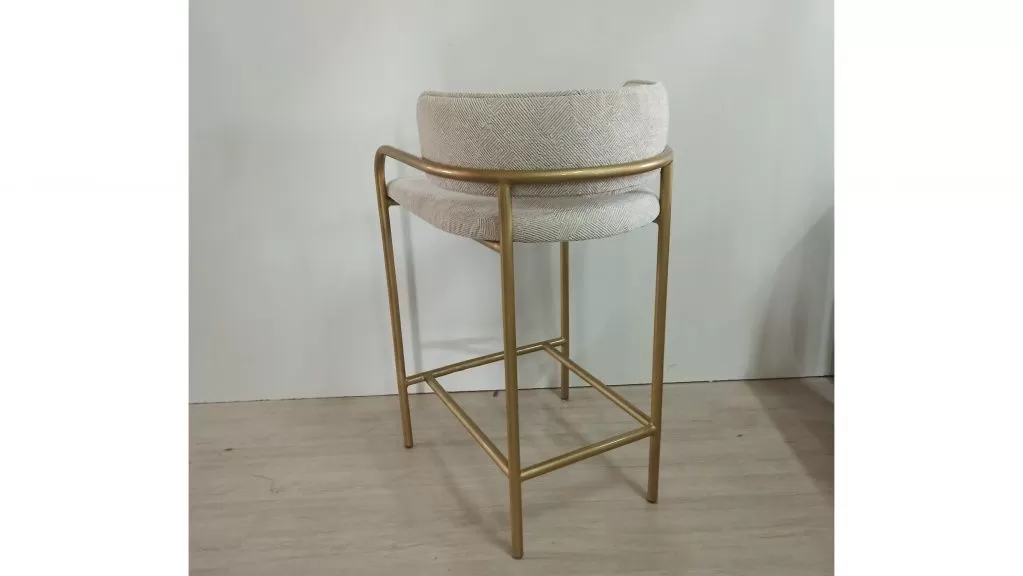 Барные и полубарные стулья 