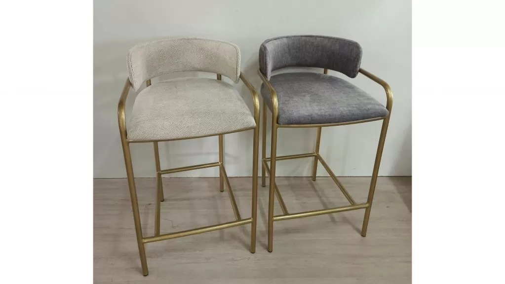 Барные и полубарные стулья 