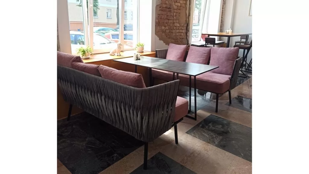 Обеденный стол 