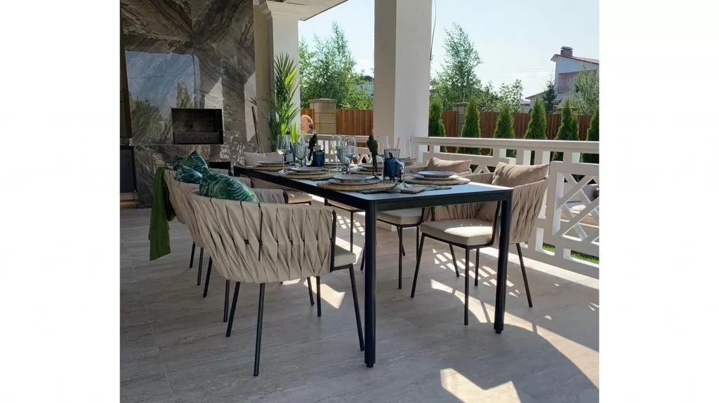 Красивые плетеные стулья с подлокотниками для обеденной зоны. Обеденный стул Фабрик на металлическом каркасе от ООО Фокси крафт Беларусь