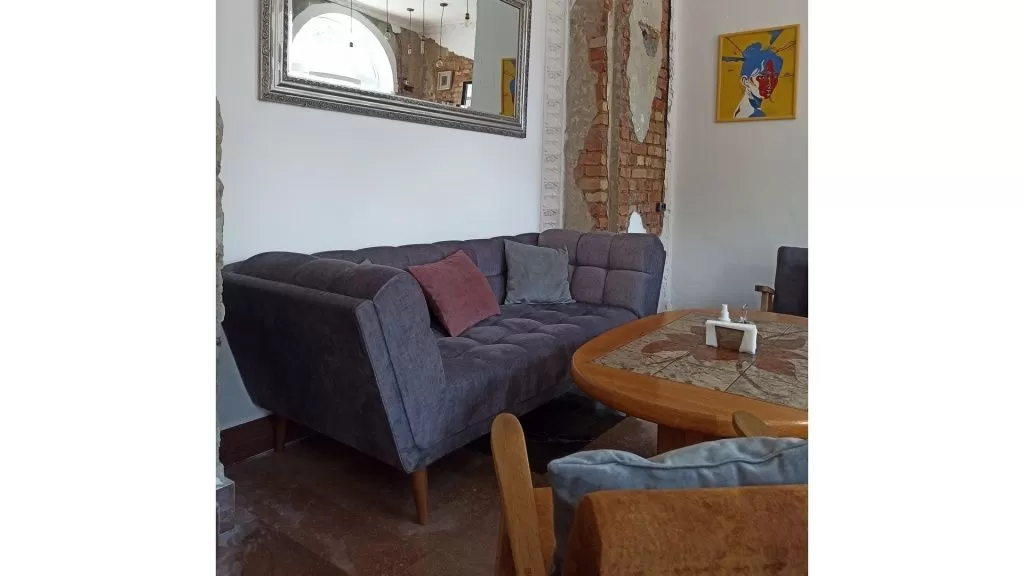 Двухместный диван 