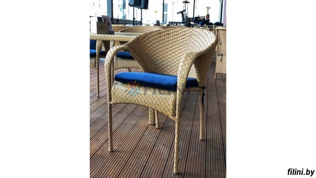 Уличный стул "Манго" из искусственного ротанга недорого в Минске. Фокси крафт - производство уличной плетеной мебели для летнего кафе, ресторана, сада, террасы, балкона, лоджии, дачи. Доставка, рассрочка