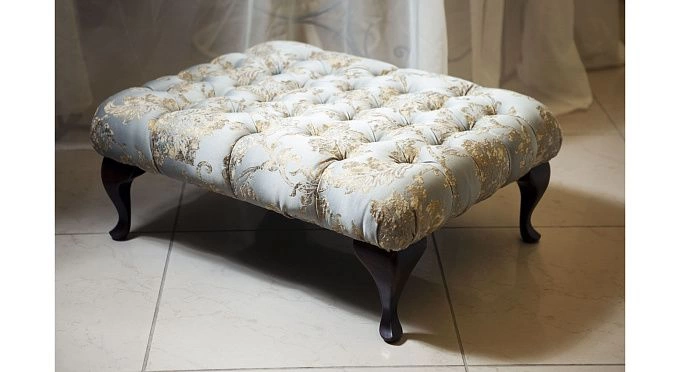  Красивая банкетка "Честер" с резными ножками, купить у производителя ООО"Фокси крафт" Минск