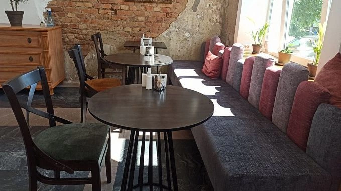 Круглый кофейный стол "Корн-3" на два посадочных места, в стиле лофт, с металлической лакированной столешницей, на сайте производителя ООО Фокси крафт