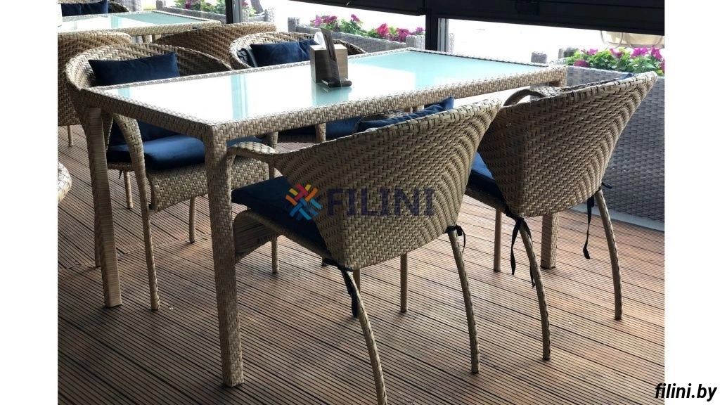 Уличный стол 