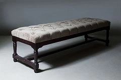 Дизайнерская прикроватная банкетка "Честер", в спальню, гостиную или прихожую, на заказ у производителя ООО"Фокси крафт" Минск