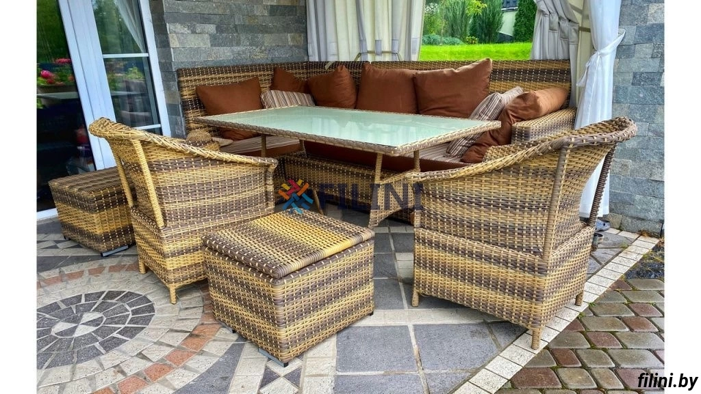 Угловой диван, стол, кресла и пуфы из искусственного ротанга в наборе садовой мебели "Березка&"